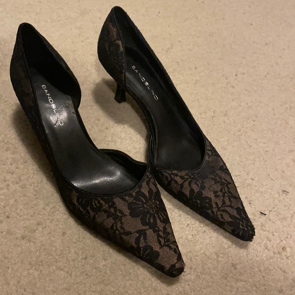 Bandolino lace pumps kitten heel, size 8M